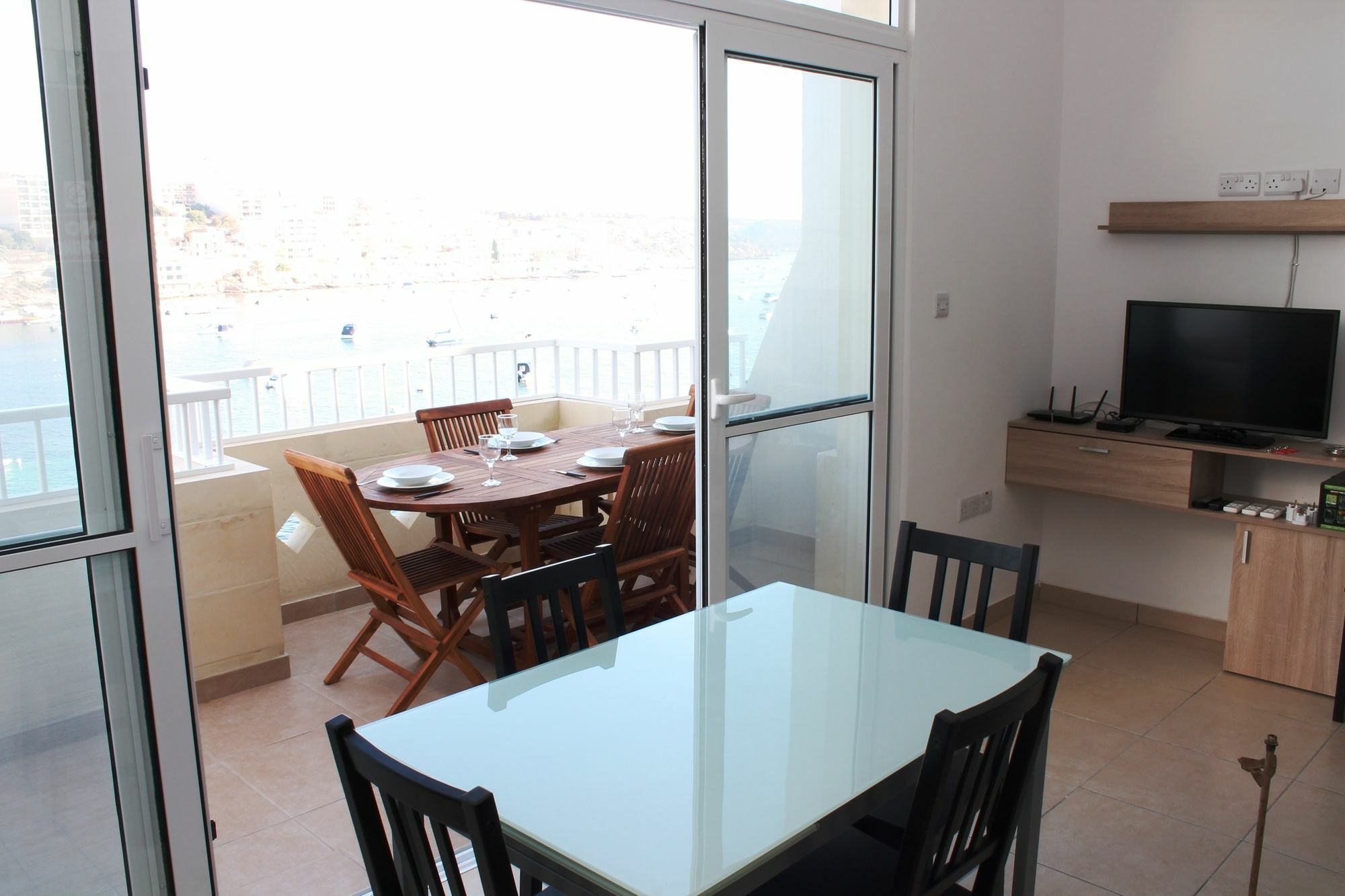 Blue Harbour Seafront 3 Bedroom Apartment, With Spectacular Sea Views From Terrace - By Getawaysmalta 圣保罗湾城 外观 照片